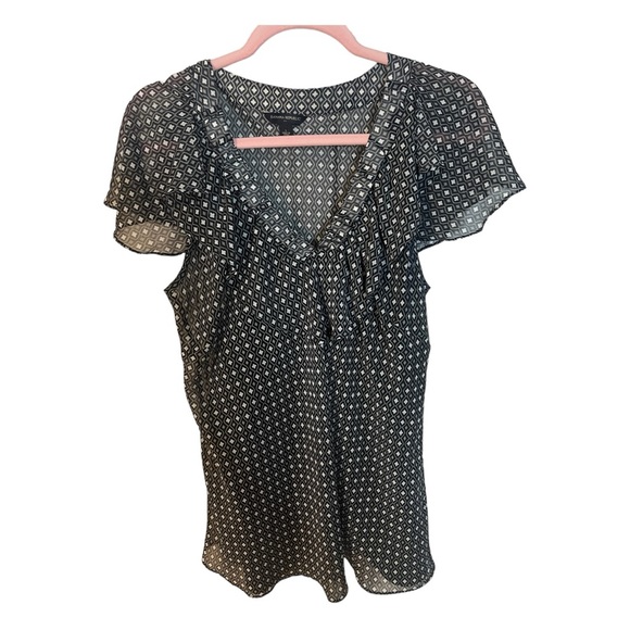 A Banana Republic blouse in size large - Picture 2 of 6